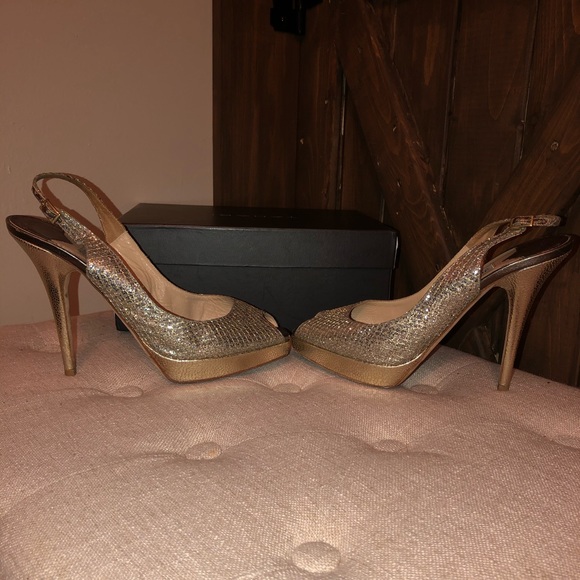 Jimmy Choo gold sling back - Picture 2 of 6